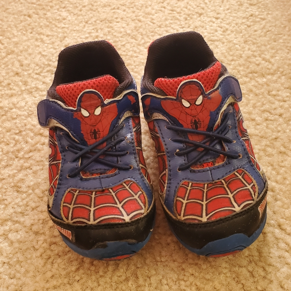 Stride rite size 10.5 light up spiderman